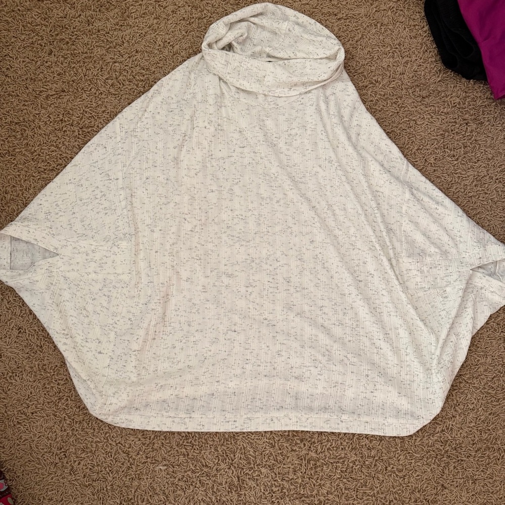 Lane Bryant 22 24 Poncho Off White And Grey Excellent Cond